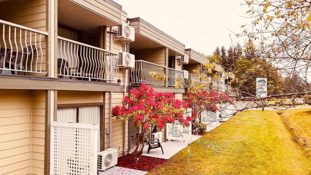 Airport Inn Port Hardy Exterior photo
